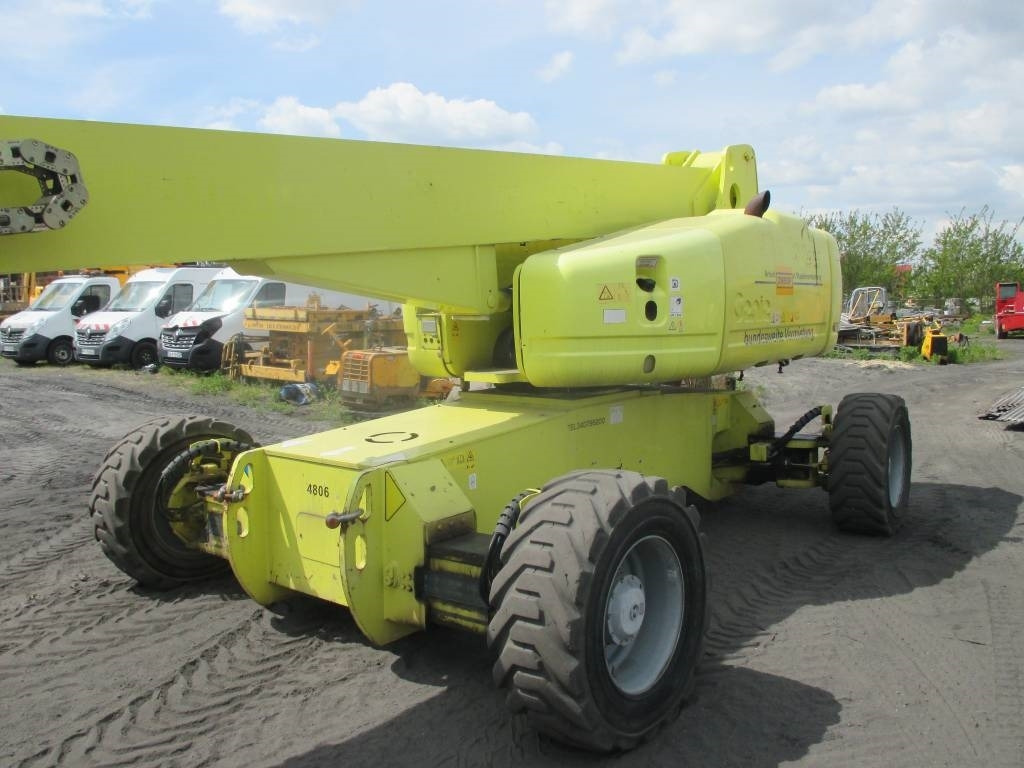 Telescopic boom Genie S 105: picture 9