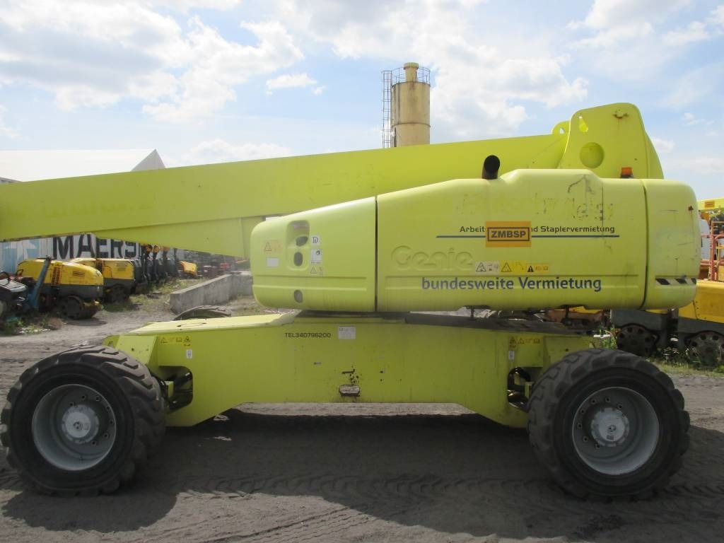 Telescopic boom Genie S 105: picture 8
