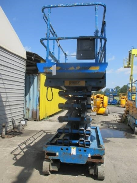 Haulotte Compact 14 - Scissor lift: picture 3 Haulotte Compact 14 - Scissor lift: picture 3