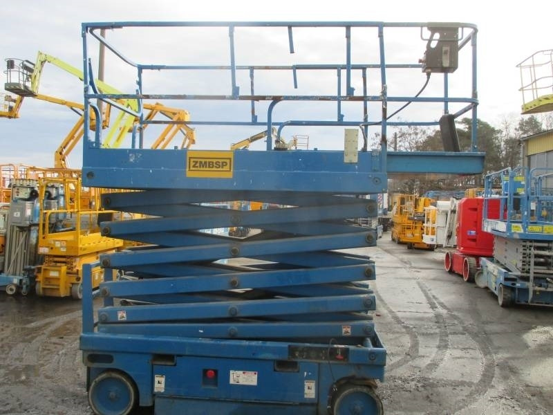 Haulotte Compact 14 - Scissor lift: picture 5 Haulotte Compact 14 - Scissor lift: picture 5