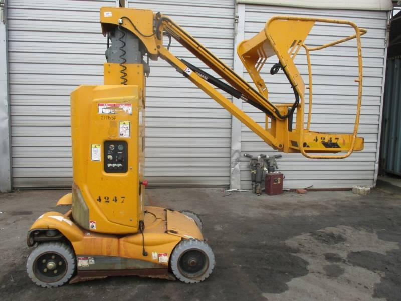 Haulotte Star 10 - Vertical mast lift: picture 1 Haulotte Star 10 - Vertical mast lift: picture 1