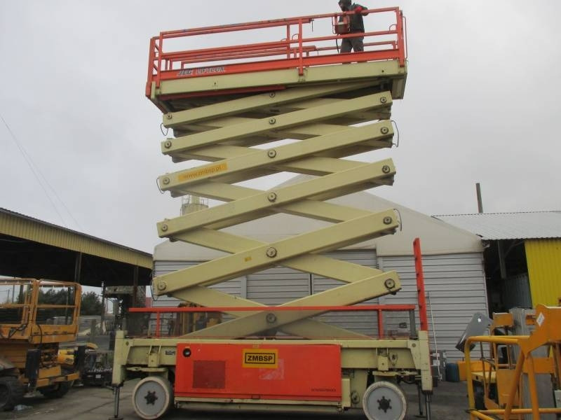 JLG Liftlux 245-12 - Scissor lift: picture 1 JLG Liftlux 245-12 - Scissor lift: picture 1