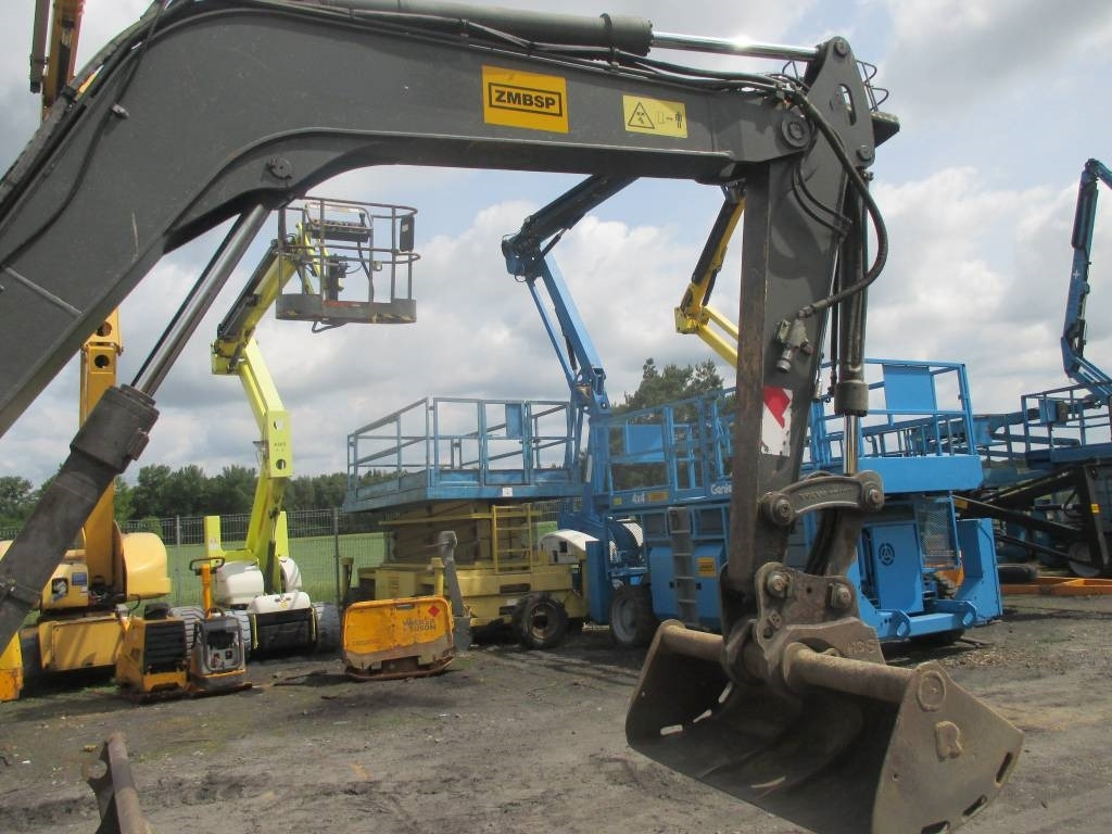 Mini excavator Volvo ECR 88 D: picture 12