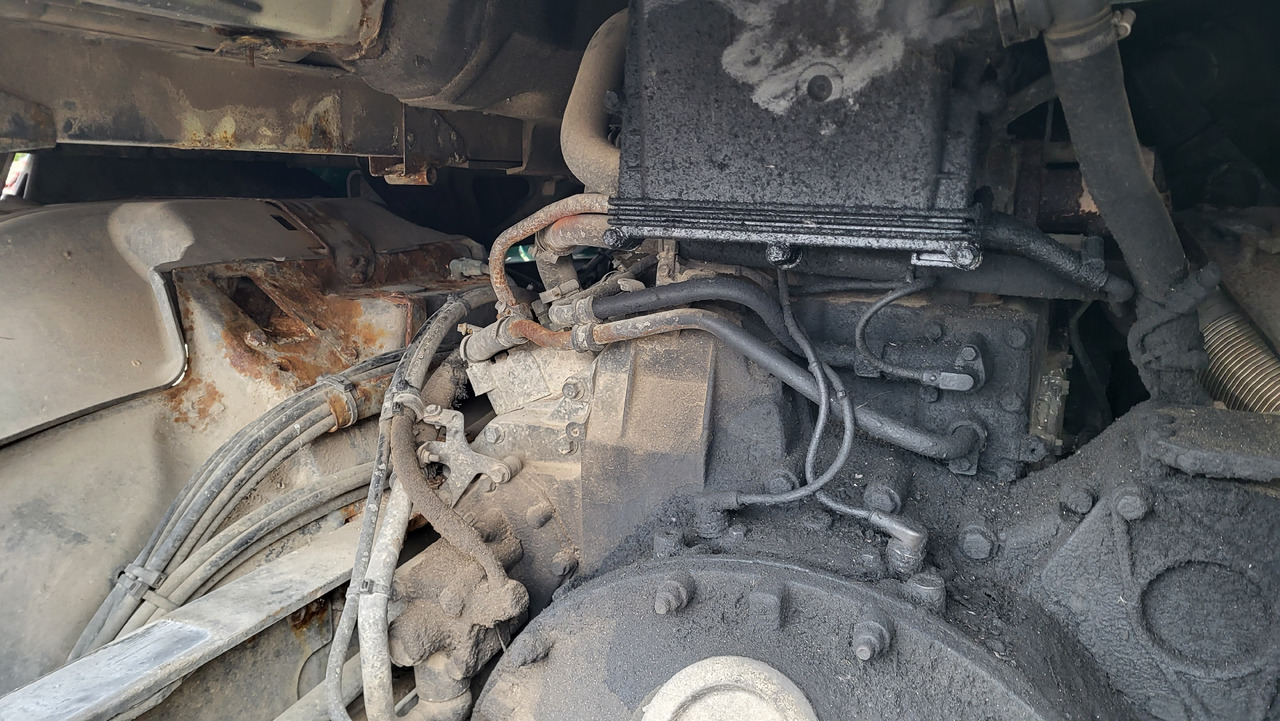 Cab chassis truck SCANIA R124 420 6X4: picture 14 Cab chassis truck SCANIA R124 420 6X4: picture 14