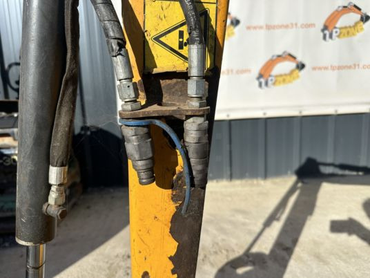 Mini excavator Bobcat E08 à 9 900 € HT: picture 17