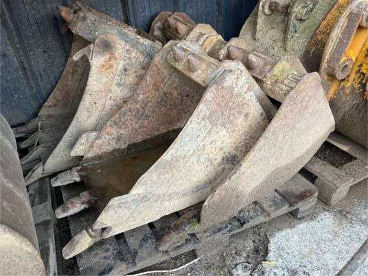 Godet de terrassement EC55 - Excavator bucket: picture 1 Godet de terrassement EC55 - Excavator bucket: picture 1
