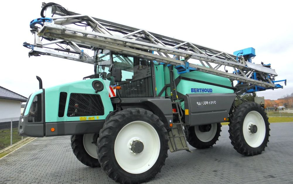 Berthoud Raptor 4240 36 M, GPS Trimble Automatyczne wylaczanie sekcji, Nie Malowany, Stan Bardzo Dobry - Self-propelled sprayer: picture 5 Berthoud Raptor 4240 36 M, GPS Trimble Automatyczne wylaczanie sekcji, Nie Malowany, Stan Bardzo Dobry - Self-propelled sprayer: picture 5