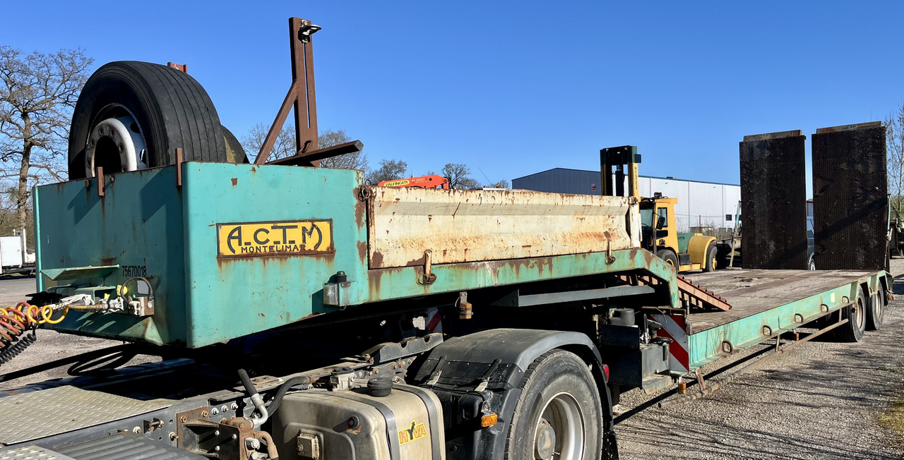 ACTM S32215 porte engins surbaissé rampes - Low loader semi-trailer: picture 1 ACTM S32215 porte engins surbaissé rampes - Low loader semi-trailer: picture 1