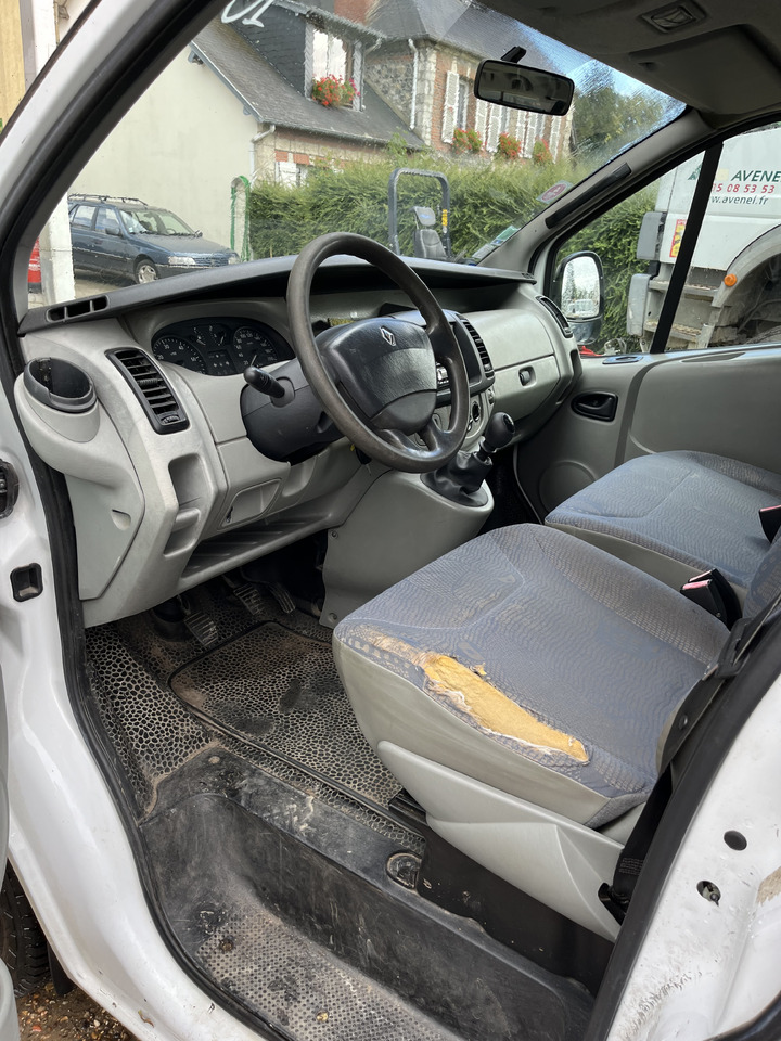 Renault Trafic 1L9 dci 80cv 9 places leasing Renault Trafic 1L9 dci 80cv 9 places: picture 9