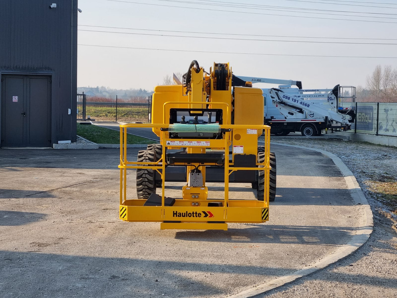 HAULOTTE HA 16 RTJ - Articulated boom: picture 2 HAULOTTE HA 16 RTJ - Articulated boom: picture 2