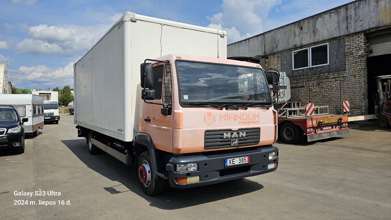 MAN 12.220 - Isothermal truck: picture 5 MAN 12.220 - Isothermal truck: picture 5