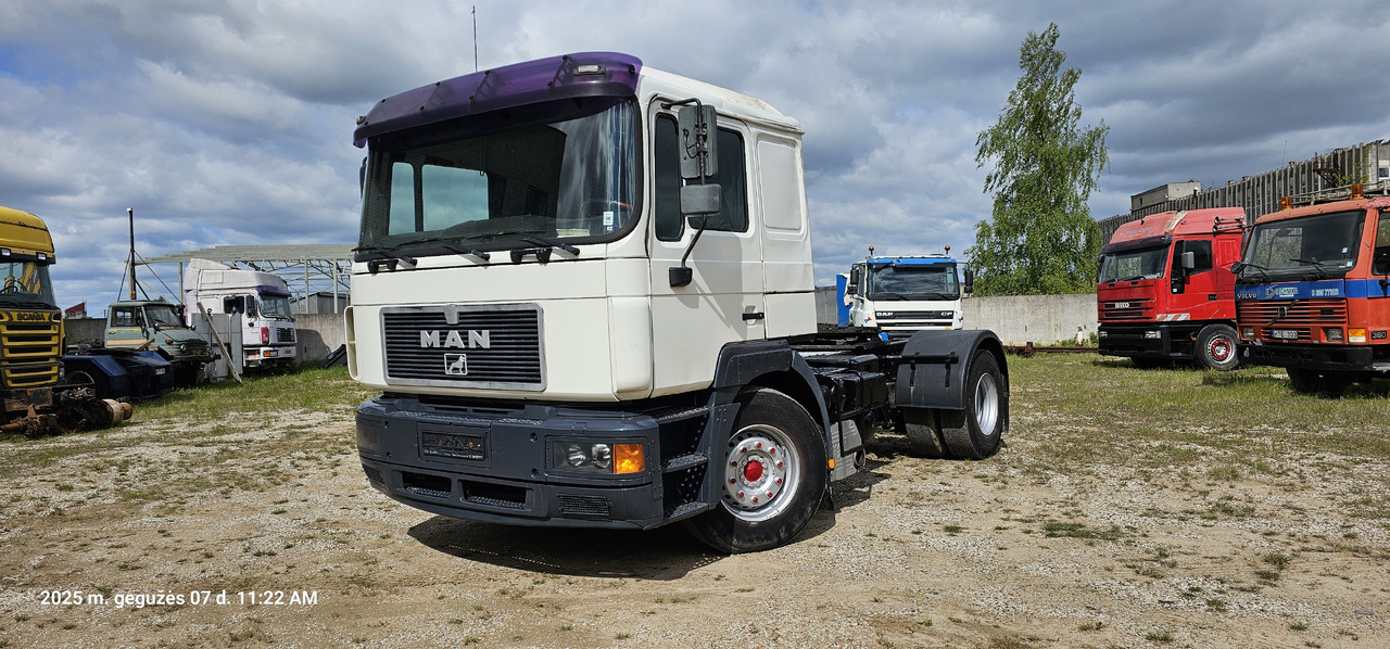 MAN 189.414 - Curtain side truck: picture 2 MAN 189.414 - Curtain side truck: picture 2