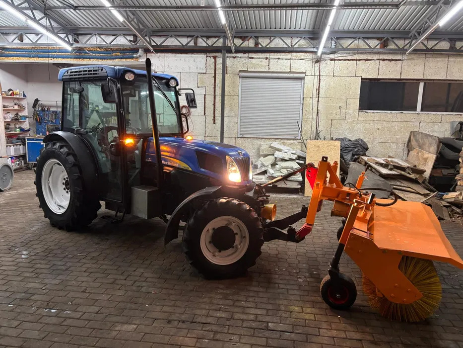 New Holland T4050 - Agricultural machinery: picture 5 New Holland T4050 - Agricultural machinery: picture 5