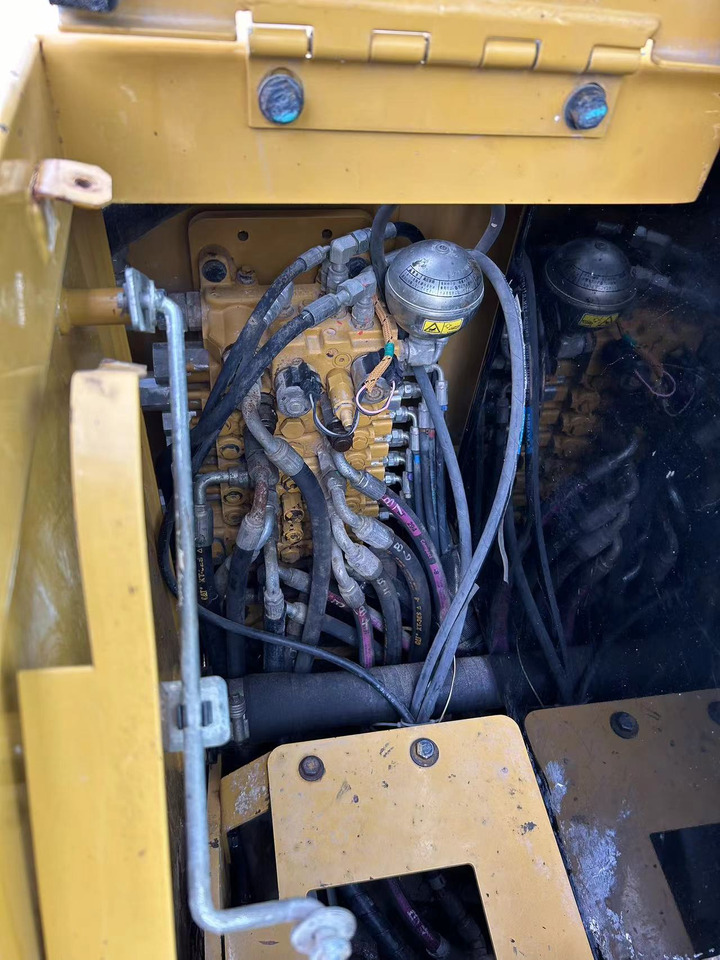 Crawler excavator CATERPILLAR 306E2: picture 8