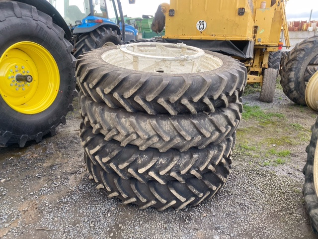 ALLIANCE 300/95R46 - Wheel and tire package for Agricultural machinery: picture 1 ALLIANCE 300/95R46 - Wheel and tire package for Agricultural machinery: picture 1
