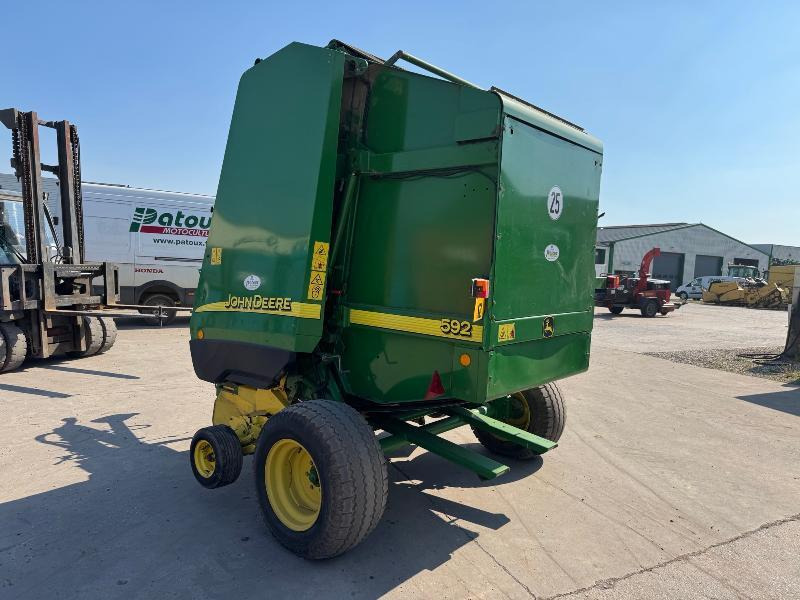 JOHN DEERE 592 - Round baler: picture 2 JOHN DEERE 592 - Round baler: picture 2