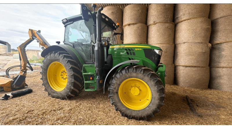 JOHN DEERE 6130R - Farm tractor: picture 1 JOHN DEERE 6130R - Farm tractor: picture 1
