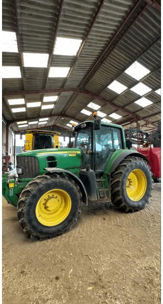 JOHN DEERE 6830 PREMIUM - Farm tractor: picture 1 JOHN DEERE 6830 PREMIUM - Farm tractor: picture 1