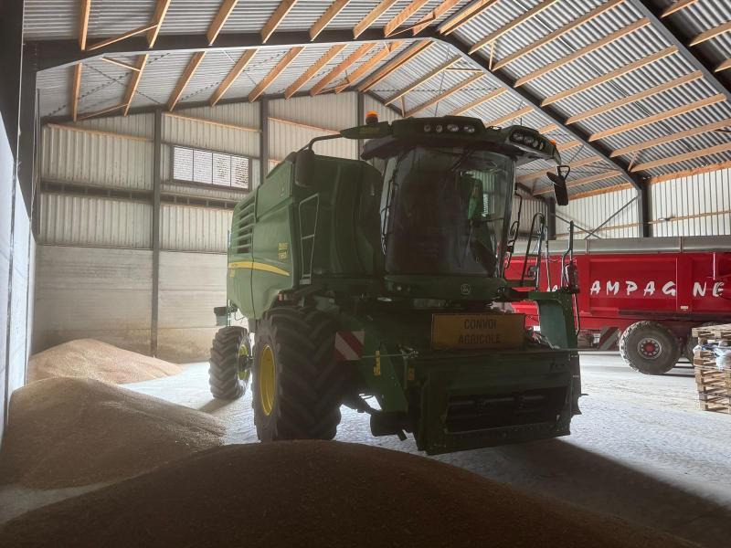 JOHN DEERE T660 - Combine harvester: picture 4 JOHN DEERE T660 - Combine harvester: picture 4