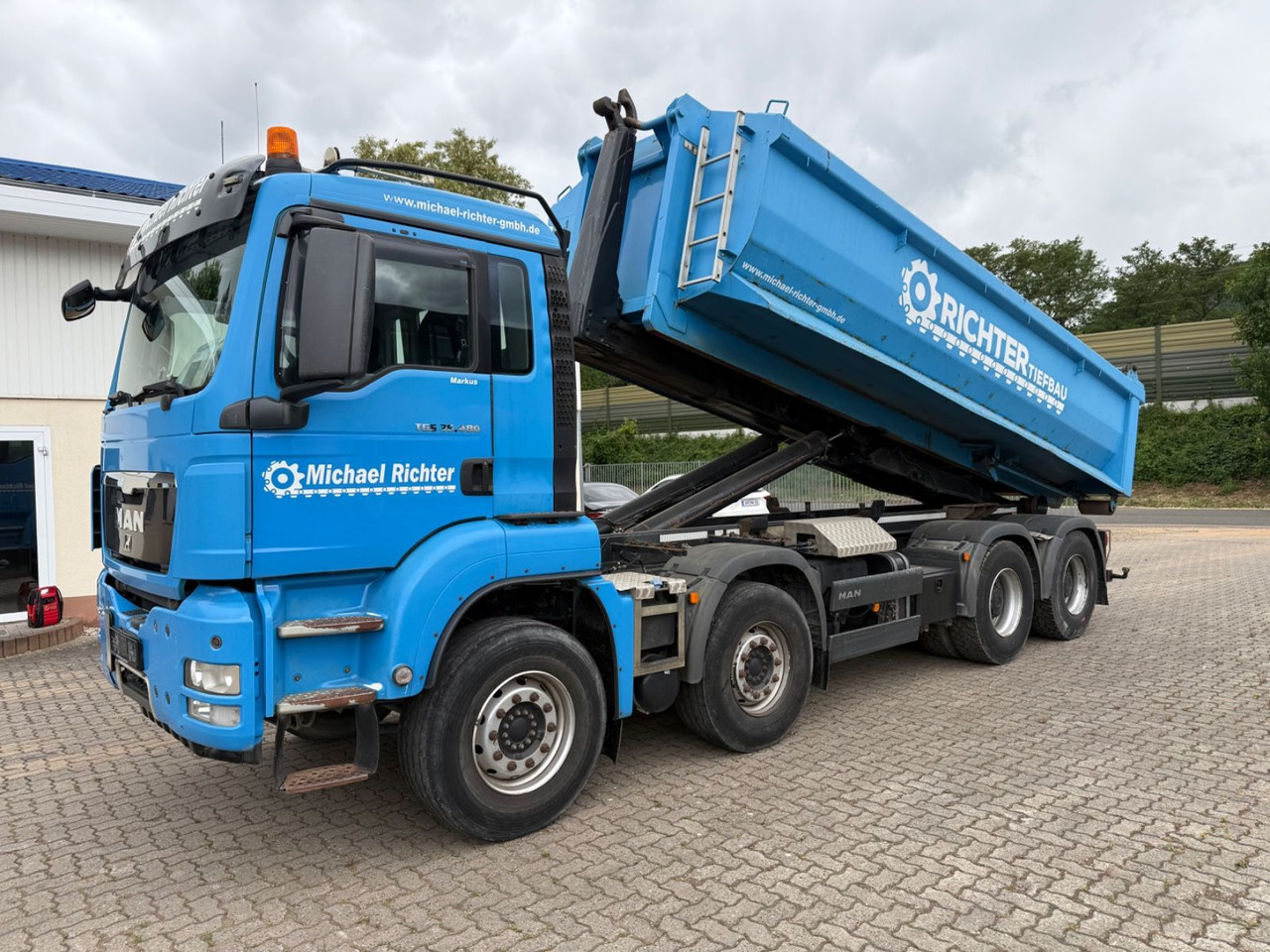 MAN 35.480 TGS - Hook lift truck: picture 2 MAN 35.480 TGS - Hook lift truck: picture 2