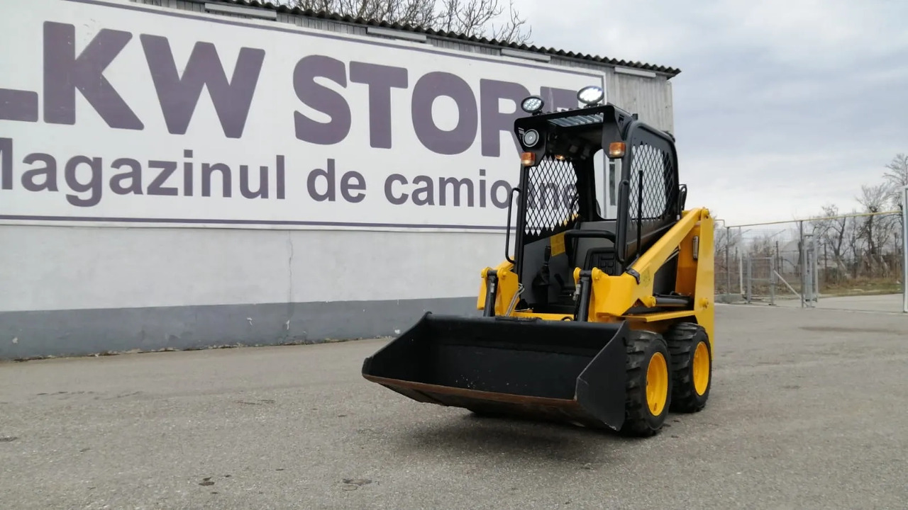 Bobcat Front Loader Ram Italia FM 120 – Hammer Installation - Skid steer loader: picture 1 Bobcat Front Loader Ram Italia FM 120 – Hammer Installation - Skid steer loader: picture 1