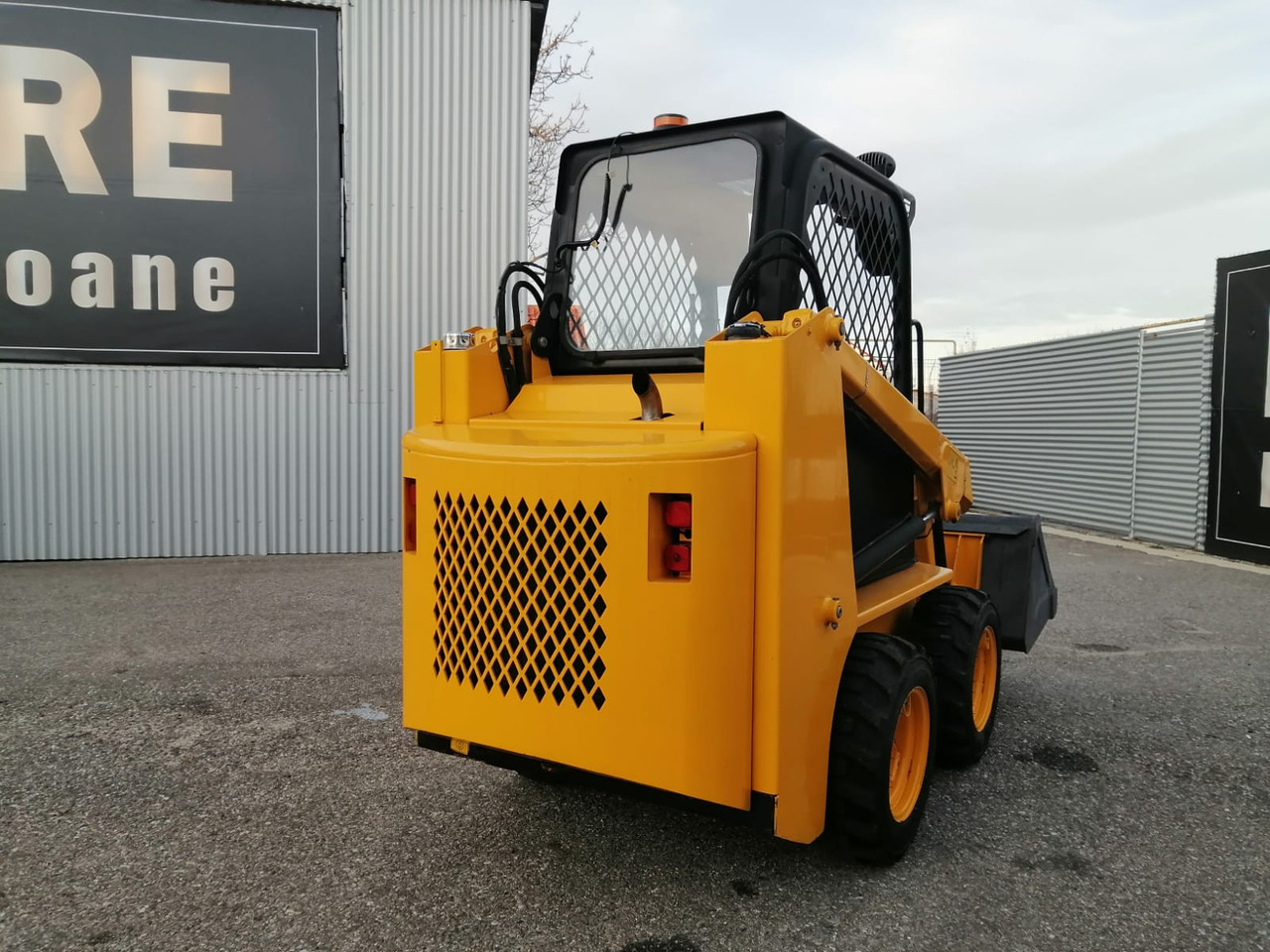Bobcat Front Loader Ram Italia FM 120 – Hammer Installation - Skid steer loader: picture 3 Bobcat Front Loader Ram Italia FM 120 – Hammer Installation - Skid steer loader: picture 3