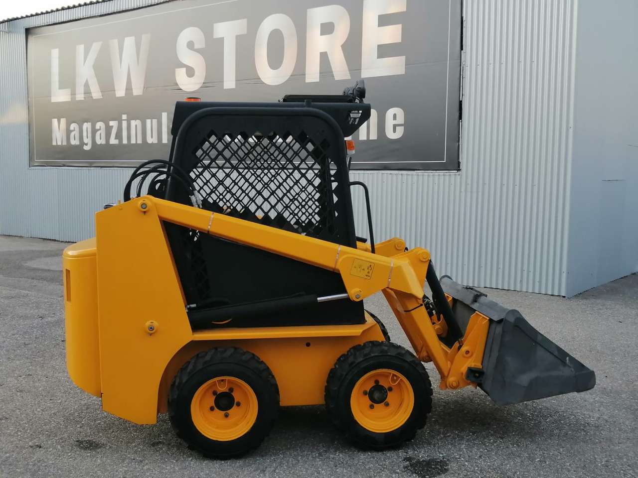Bobcat Front Loader Ram Italia FM 120 – Hammer Installation - Skid steer loader: picture 2 Bobcat Front Loader Ram Italia FM 120 – Hammer Installation - Skid steer loader: picture 2