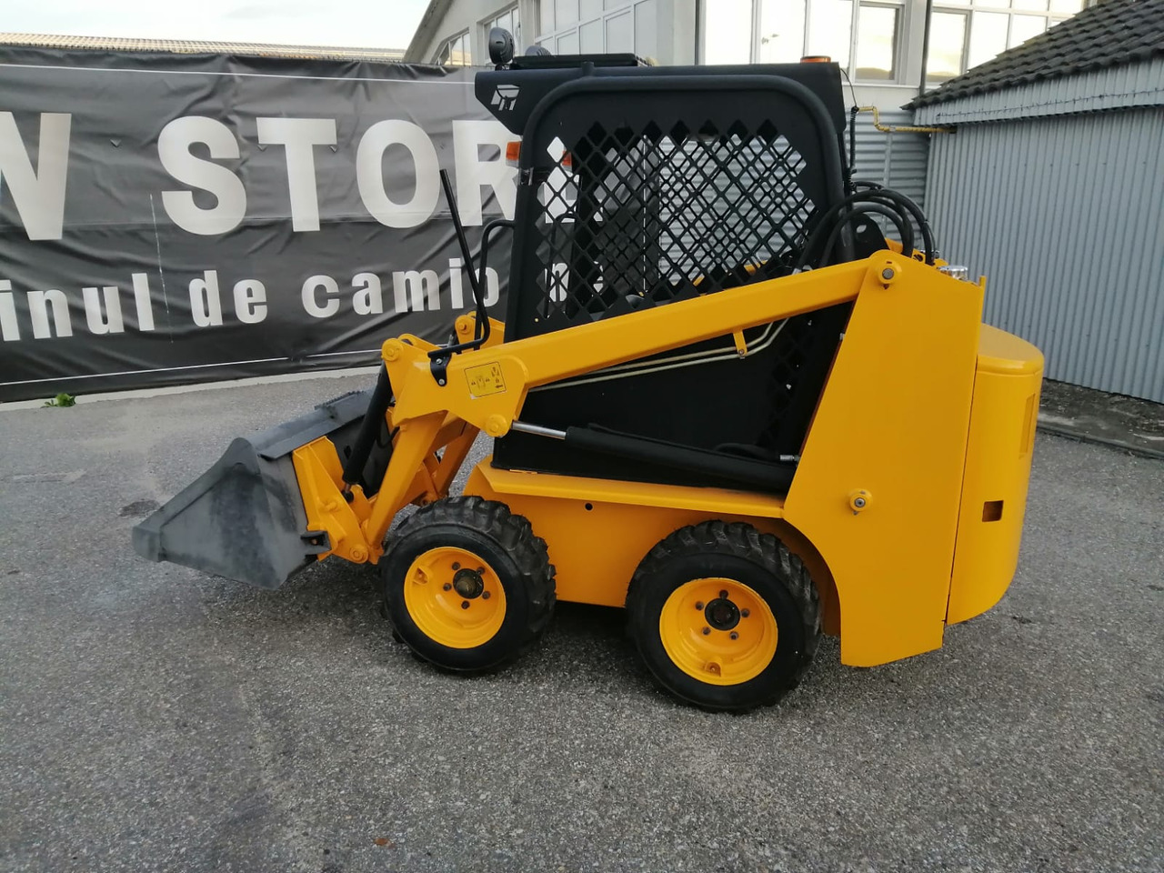 Bobcat Front Loader Ram Italia FM 120 – Hammer Installation - Skid steer loader: picture 4 Bobcat Front Loader Ram Italia FM 120 – Hammer Installation - Skid steer loader: picture 4