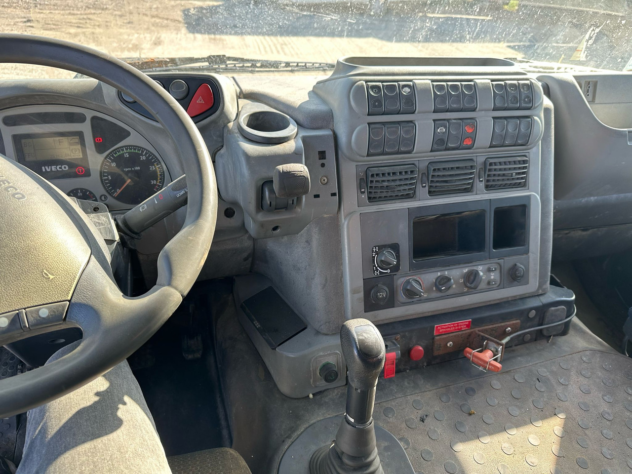 Iveco Trakker Tipper - Tipper: picture 3 Iveco Trakker Tipper - Tipper: picture 3