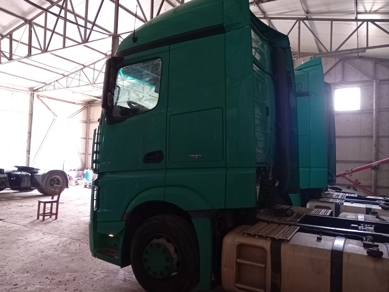 Mercedes-Benz Actros 18.45 - Tractor unit: picture 4 Mercedes-Benz Actros 18.45 - Tractor unit: picture 4