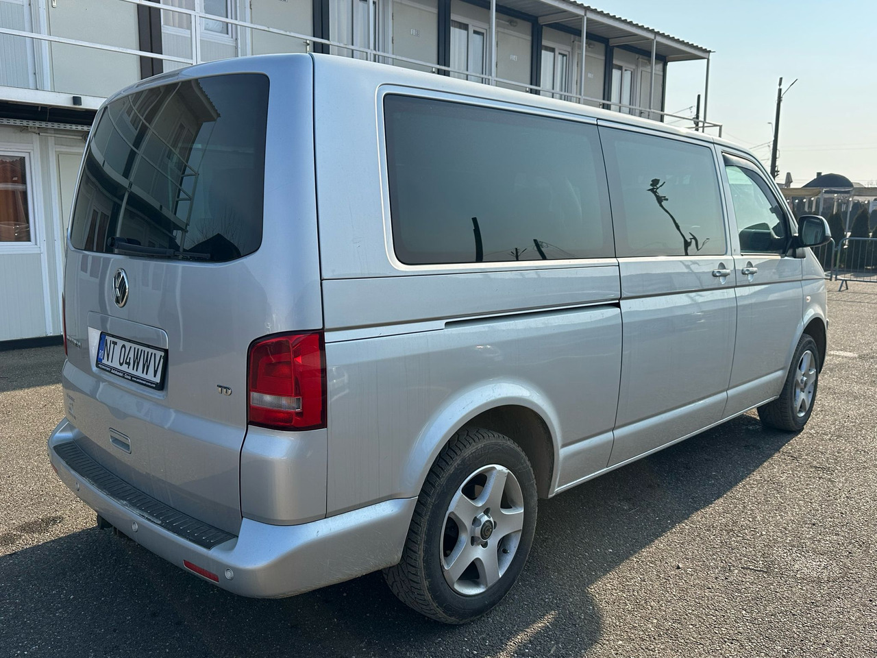 VOLKSWAGEN MULTIVAN - Passenger van: picture 3 VOLKSWAGEN MULTIVAN - Passenger van: picture 3