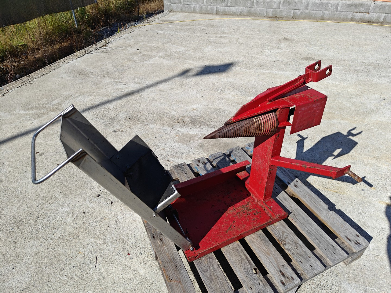 Halkaisukaira traktoriin - Log splitter: picture 2 Halkaisukaira traktoriin - Log splitter: picture 2