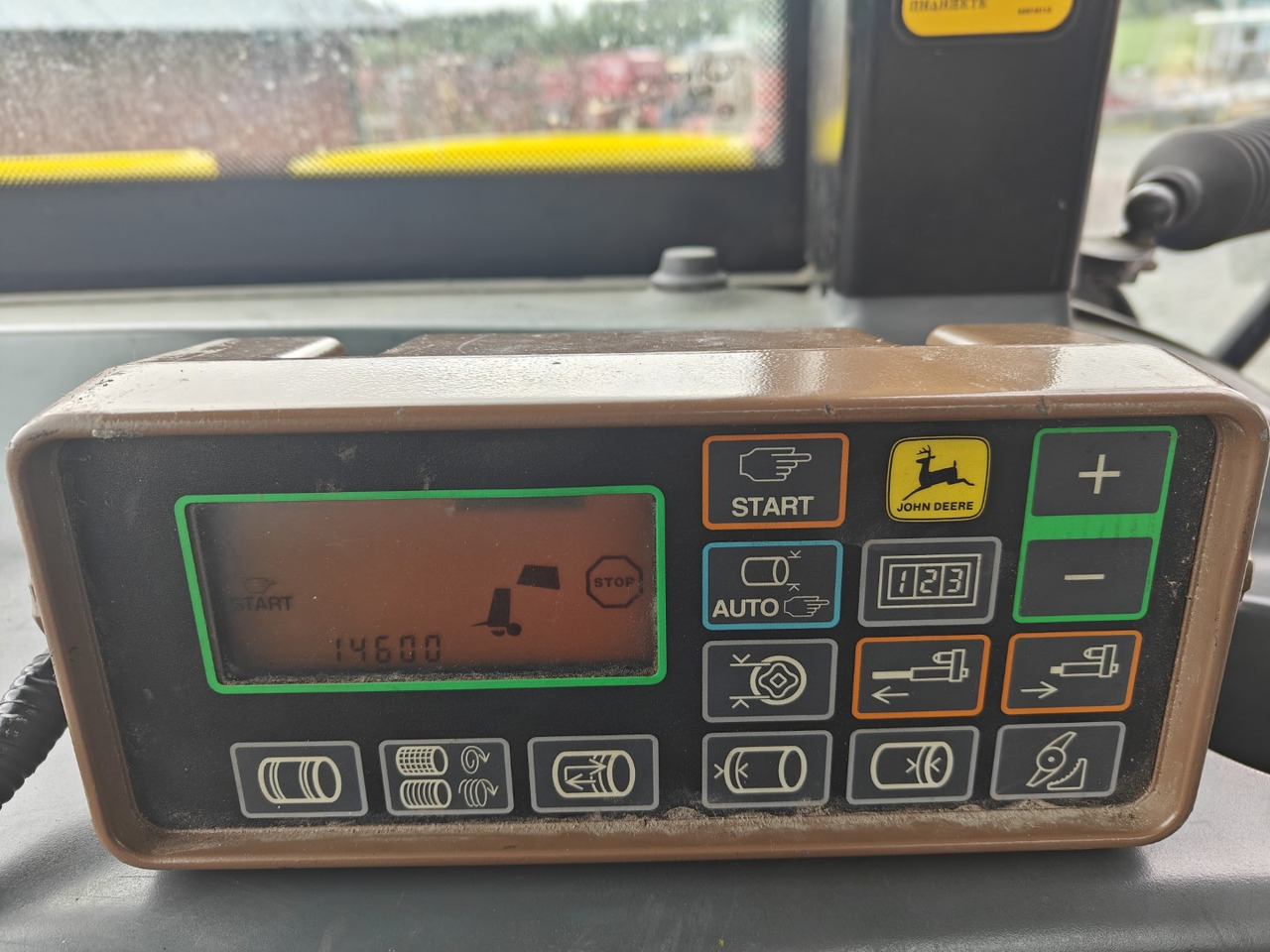 JOHN DEERE Pyöröpaalain 575 leasing JOHN DEERE Pyöröpaalain 575: picture 13