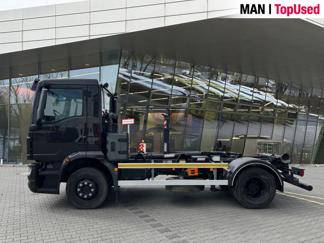 MAN TGM 12.250 4x2 BL CH - Hook lift truck: picture 2 MAN TGM 12.250 4x2 BL CH - Hook lift truck: picture 2