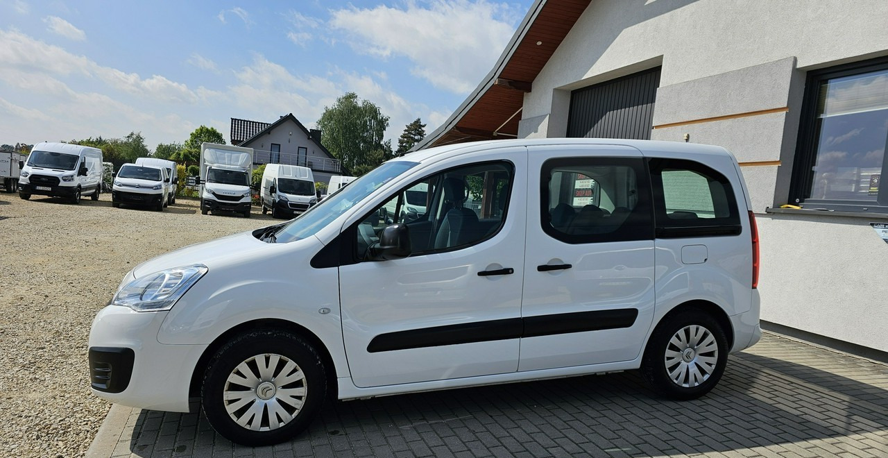 Citroen Berlingo II 5 -osobowy - Car: picture 4 Citroen Berlingo II 5 -osobowy - Car: picture 4