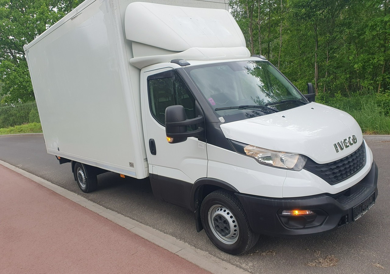 Iveco 35 Daily 35S14 - Closed box van: picture 3 Iveco 35 Daily 35S14 - Closed box van: picture 3