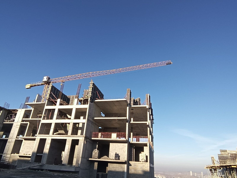 Liebherr 71EC-B, 2006yom, 36m huh, cross, cabin - Tower crane: picture 2 Liebherr 71EC-B, 2006yom, 36m huh, cross, cabin - Tower crane: picture 2