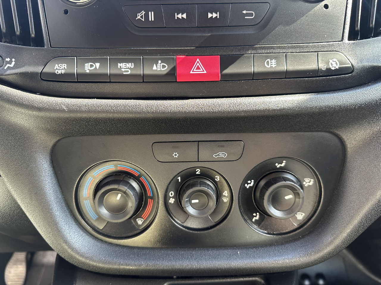 Small van Fiat Doblo: picture 10