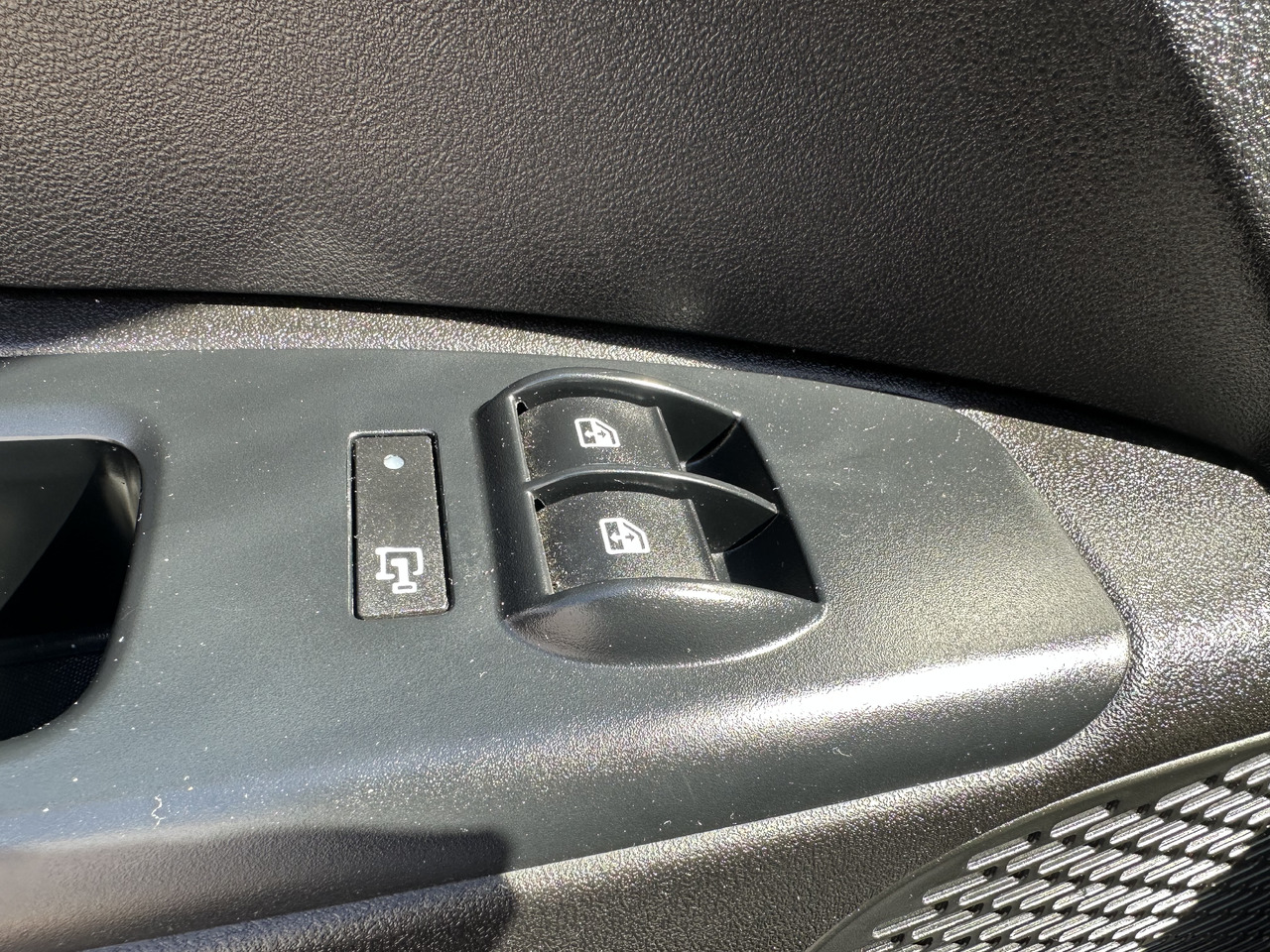 Small van Fiat Doblo: picture 13