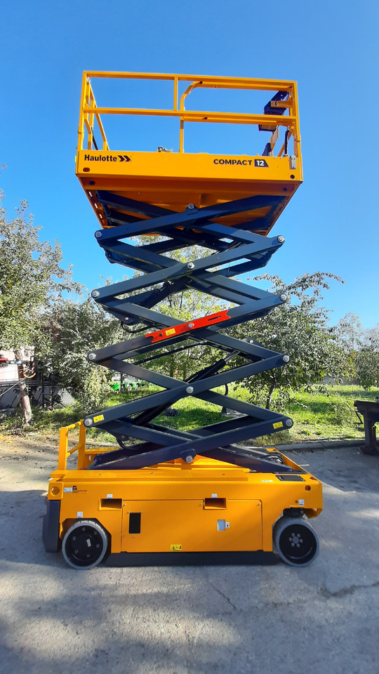 Compact 12 - Scissor lift: picture 4 Compact 12 - Scissor lift: picture 4