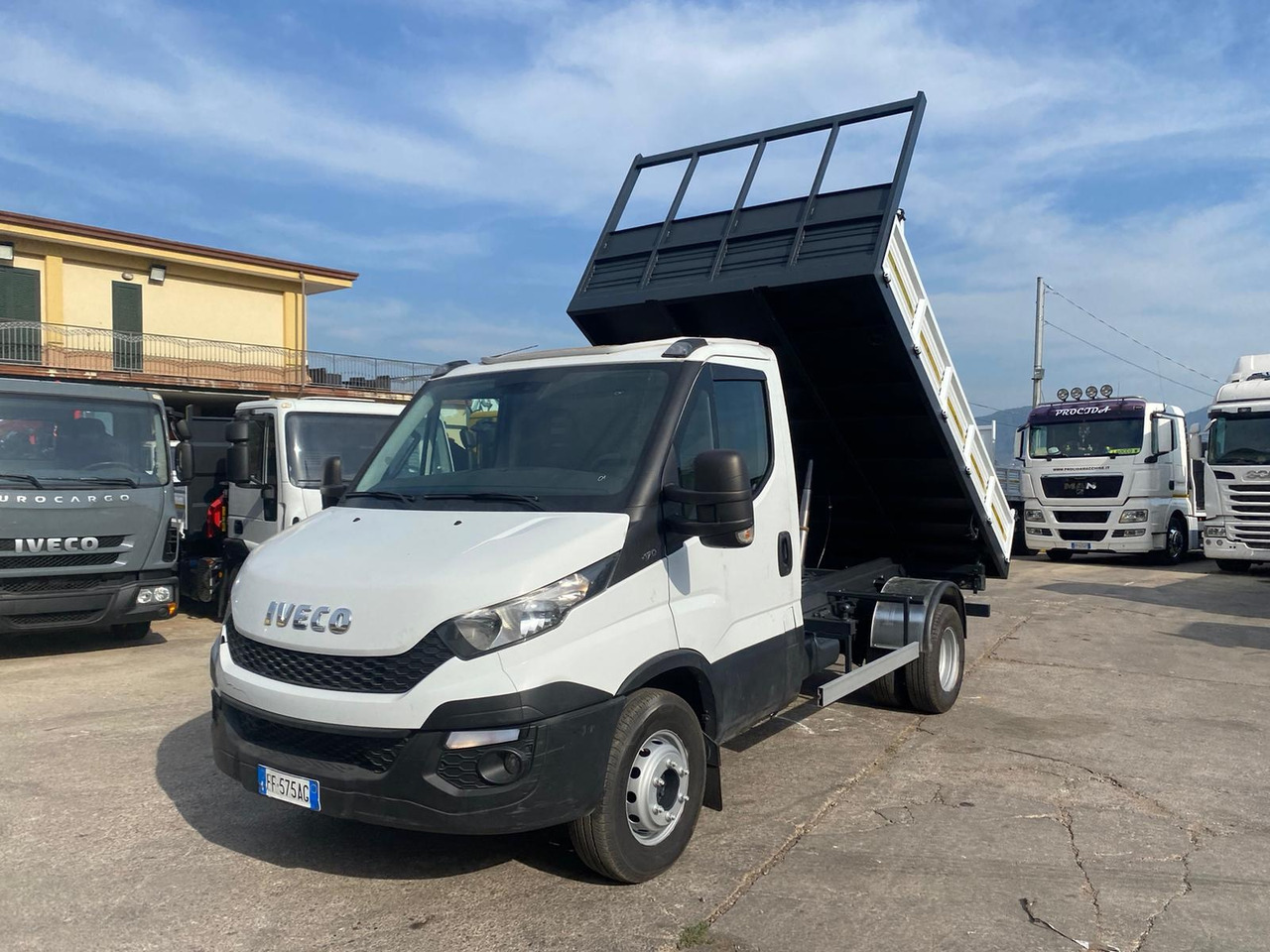 IVECO DAILY 35C17 - Tipper van: picture 2 IVECO DAILY 35C17 - Tipper van: picture 2
