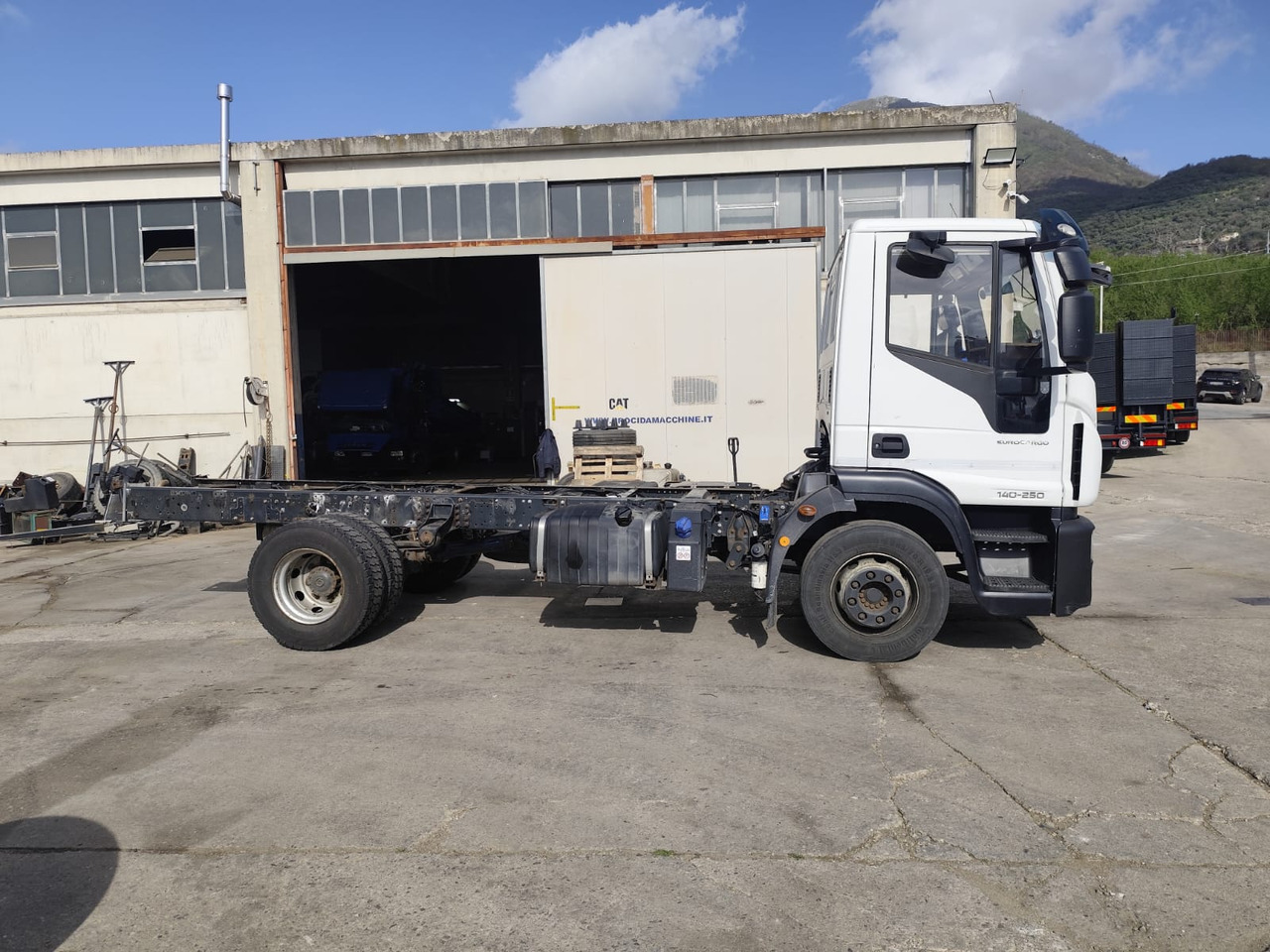 IVECO EUROCARGO 140-250 - Cab chassis truck: picture 4 IVECO EUROCARGO 140-250 - Cab chassis truck: picture 4