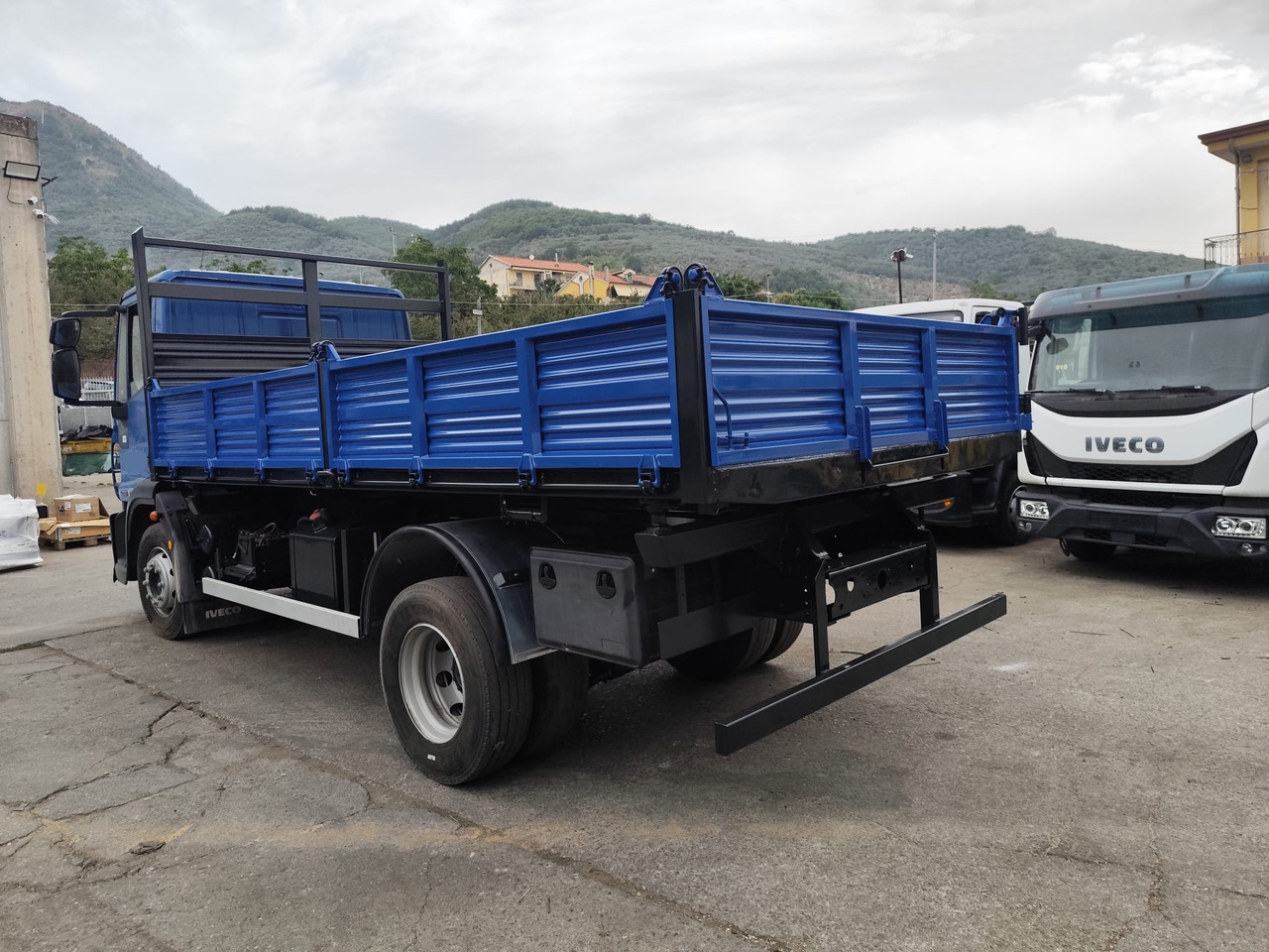 IVECO EUROCARGO 140E25 - Tipper: picture 5 IVECO EUROCARGO 140E25 - Tipper: picture 5