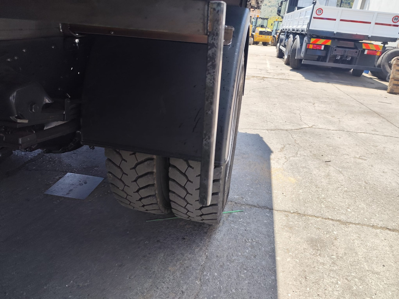 IVECO EUROCARGO 160E28 - Crane truck: picture 2 IVECO EUROCARGO 160E28 - Crane truck: picture 2