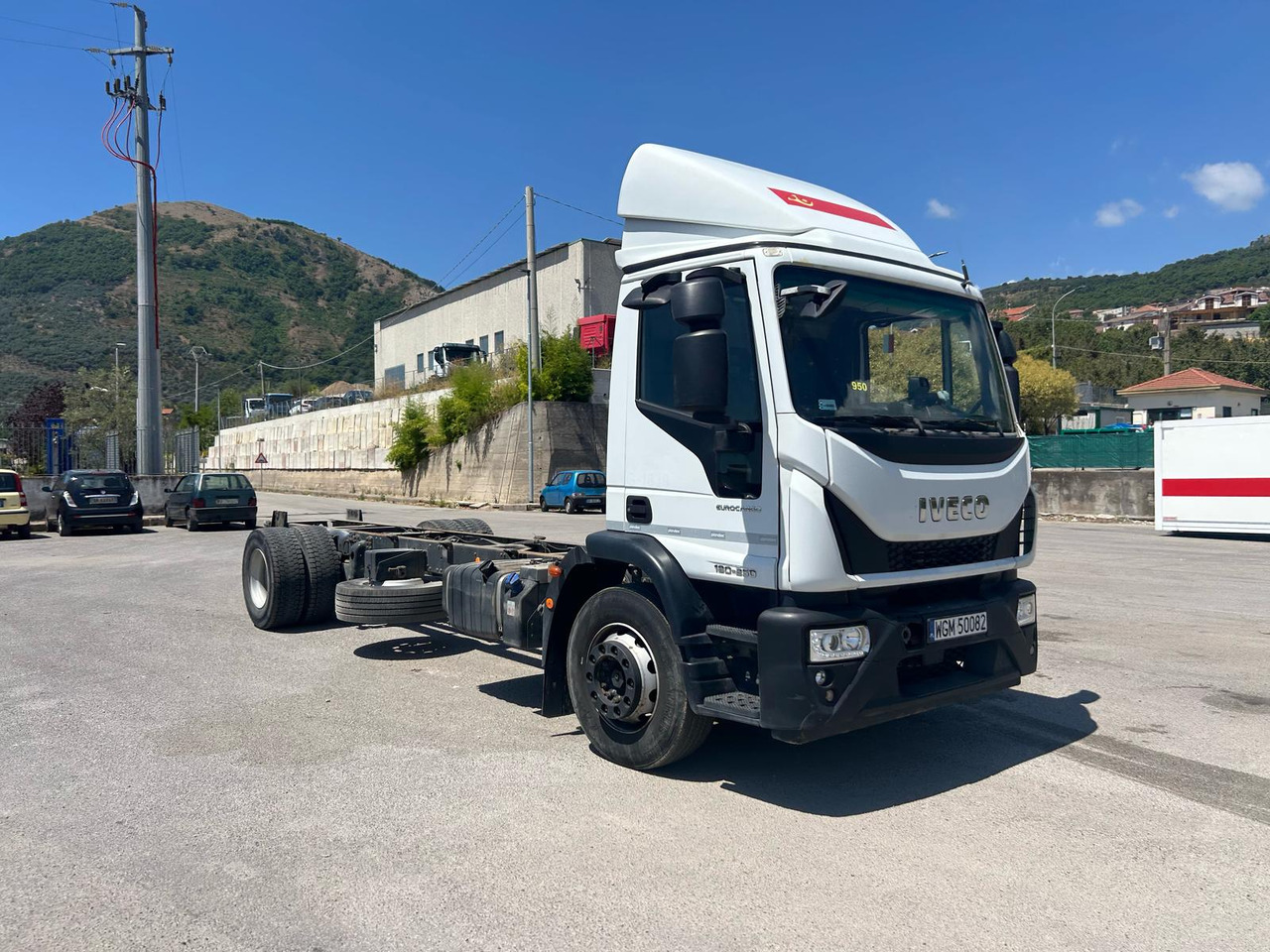 IVECO EUROCARGO 180-250 - Cab chassis truck, Crane truck: picture 1 IVECO EUROCARGO 180-250 - Cab chassis truck, Crane truck: picture 1