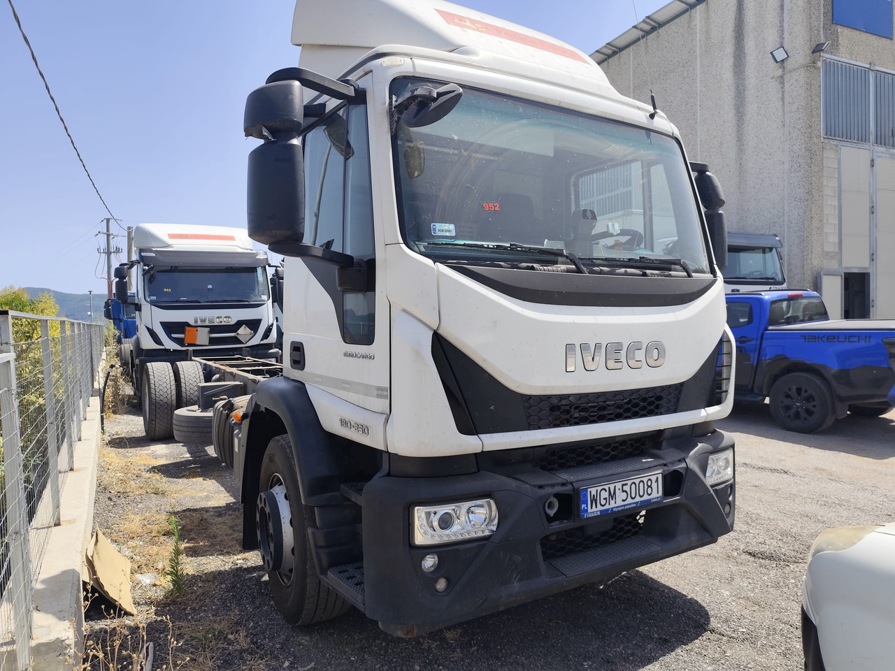 IVECO EUROCARGO 180-250 - Cab chassis truck, Crane truck: picture 1 IVECO EUROCARGO 180-250 - Cab chassis truck, Crane truck: picture 1