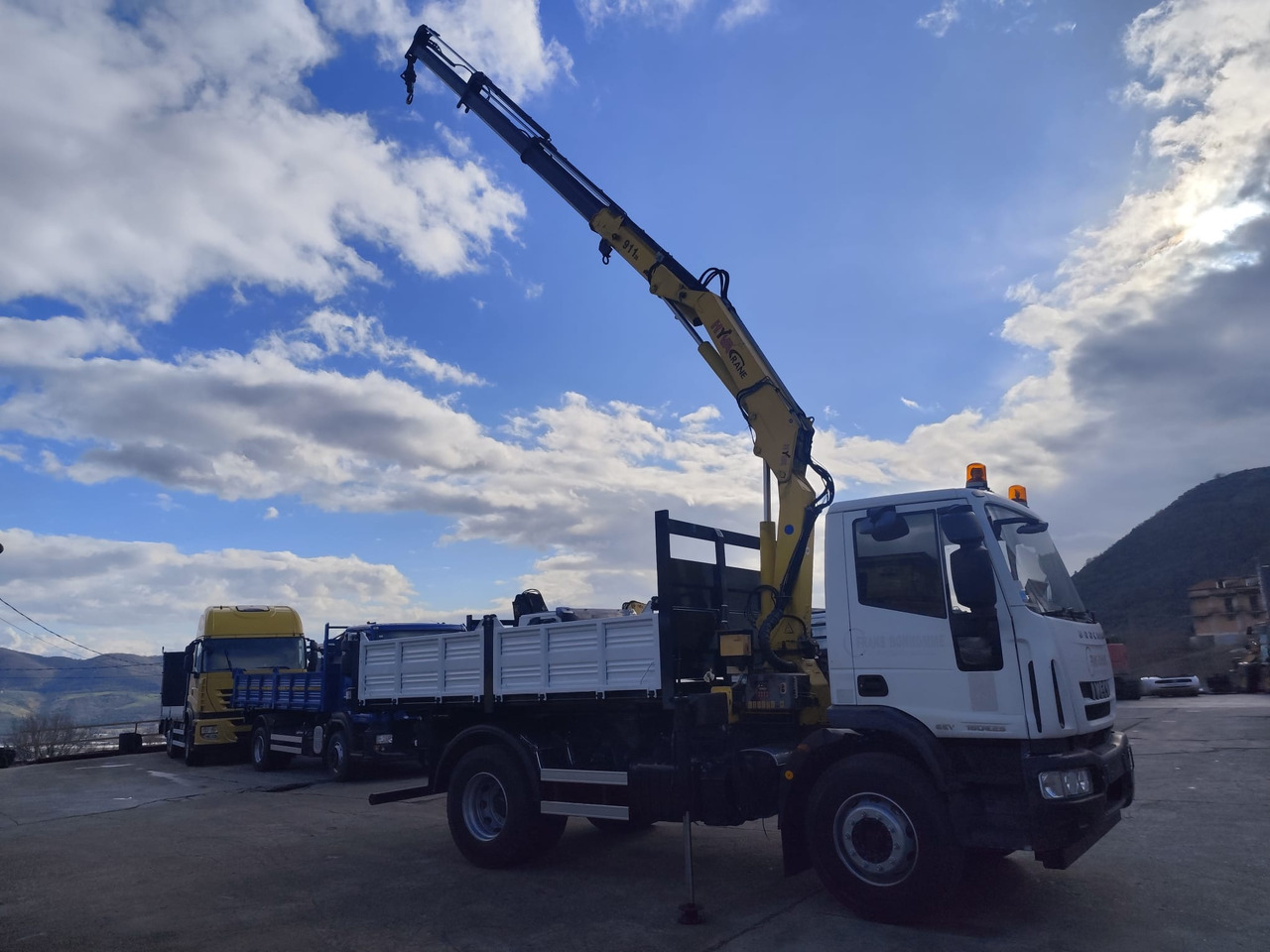 IVECO EUROCARGO 180E25 - Crane truck, Crane truck: picture 5 IVECO EUROCARGO 180E25 - Crane truck, Crane truck: picture 5