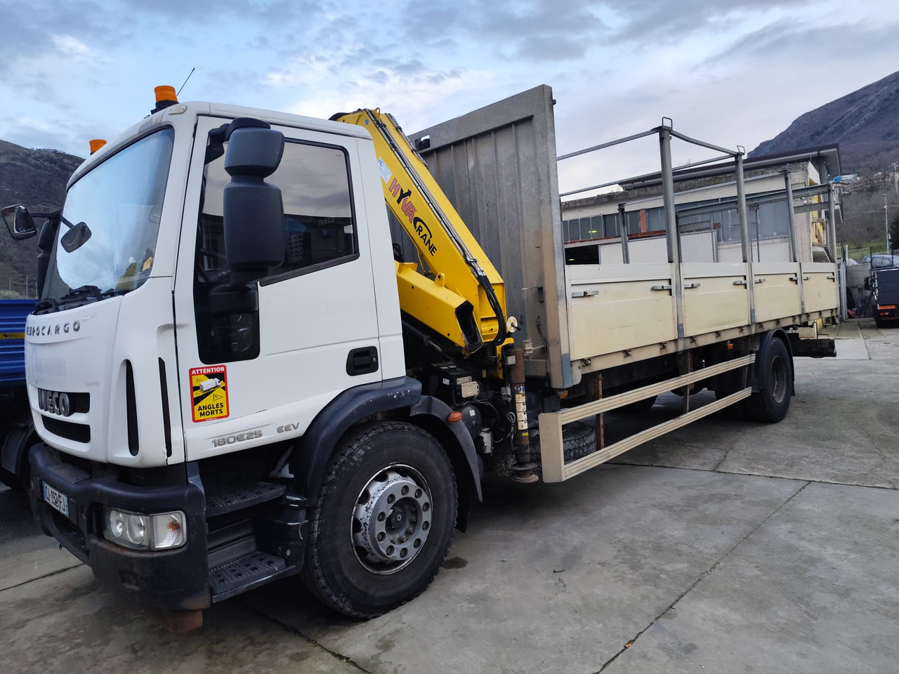 IVECO EUROCARGO 180E25K - Crane truck, Crane truck: picture 2 IVECO EUROCARGO 180E25K - Crane truck, Crane truck: picture 2