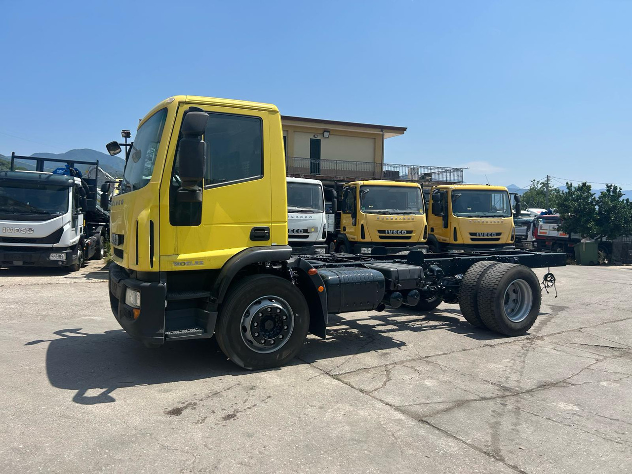 IVECO EUROCARGO 190EL25 - Cab chassis truck: picture 3 IVECO EUROCARGO 190EL25 - Cab chassis truck: picture 3