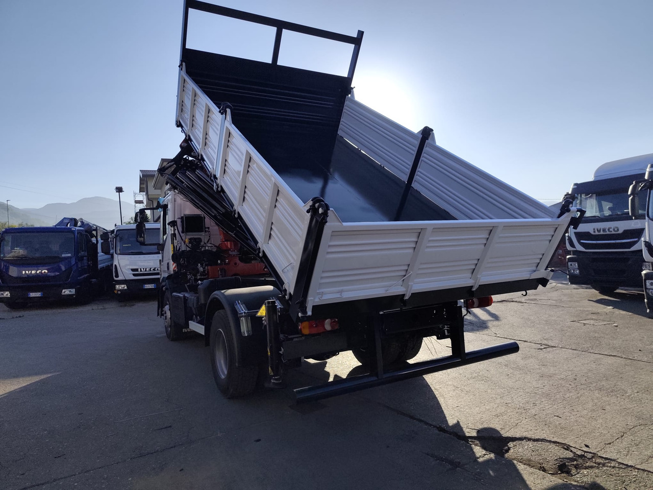IVECO EUROCARGO 80-190 - Cab chassis truck: picture 4 IVECO EUROCARGO 80-190 - Cab chassis truck: picture 4